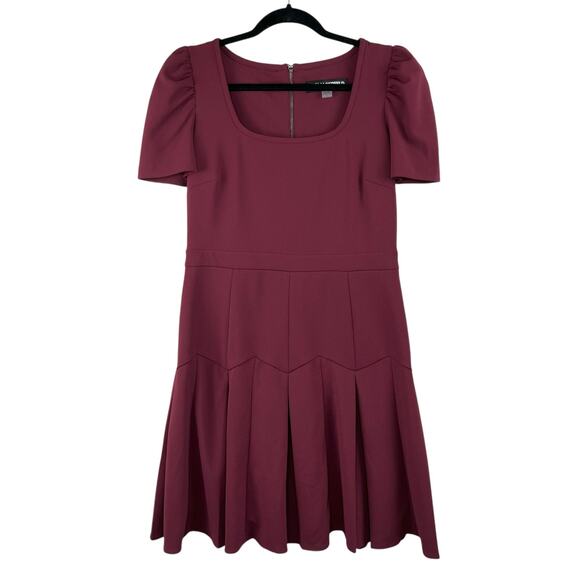 Karl Lagerfeld Crepe Square Neck Short Sleeve Pleated Mini Dress Maroon 10 NWT - Picture 2 of 13